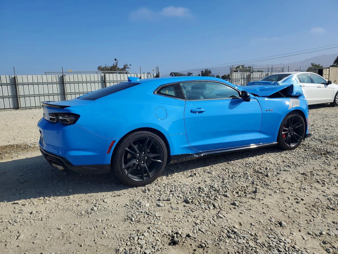 2023 Chevrolet Camaro Lt1 - zdjęcie 3