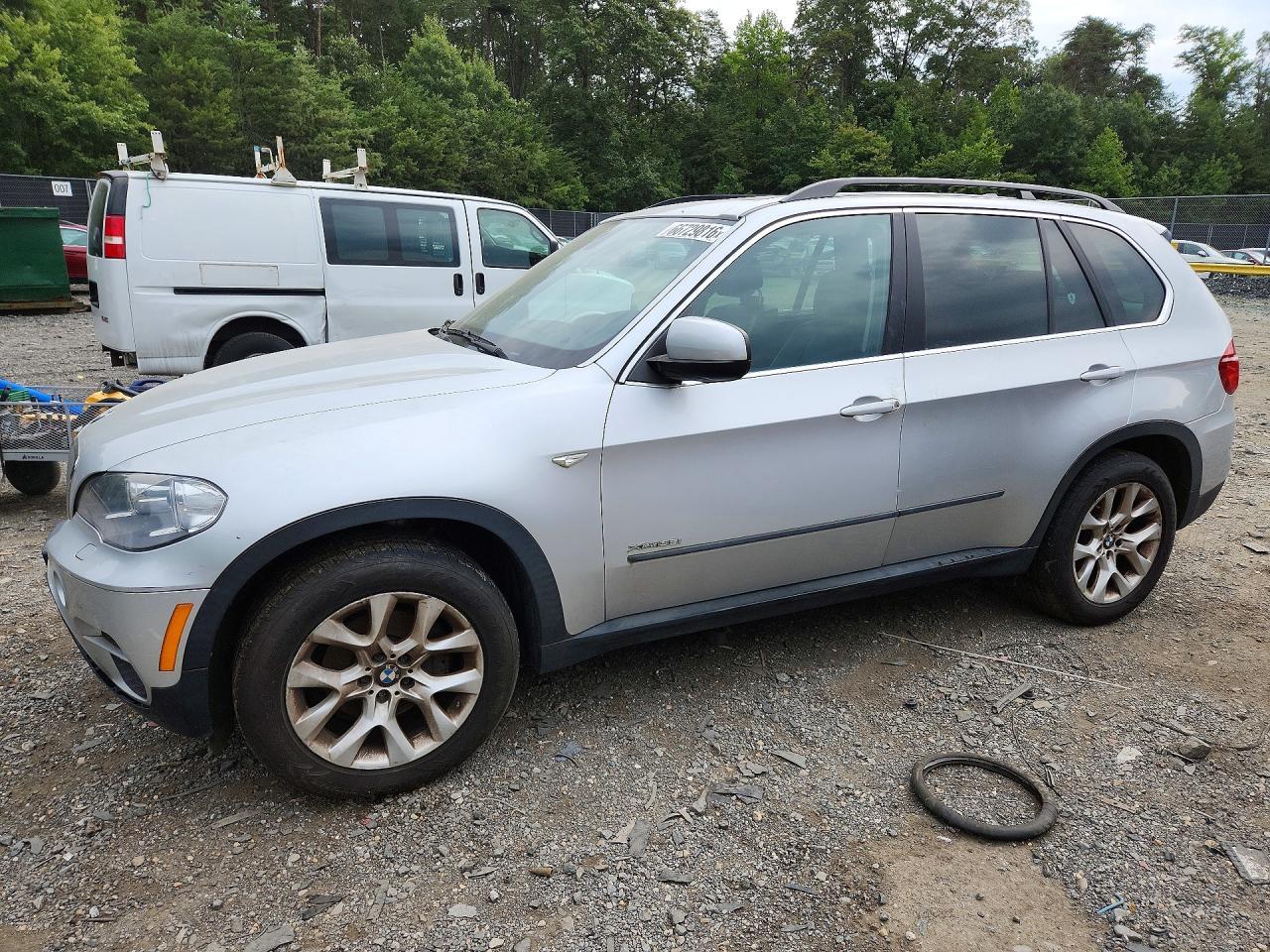 2013 BMW X5 xDrive35I - zdjęcie główne