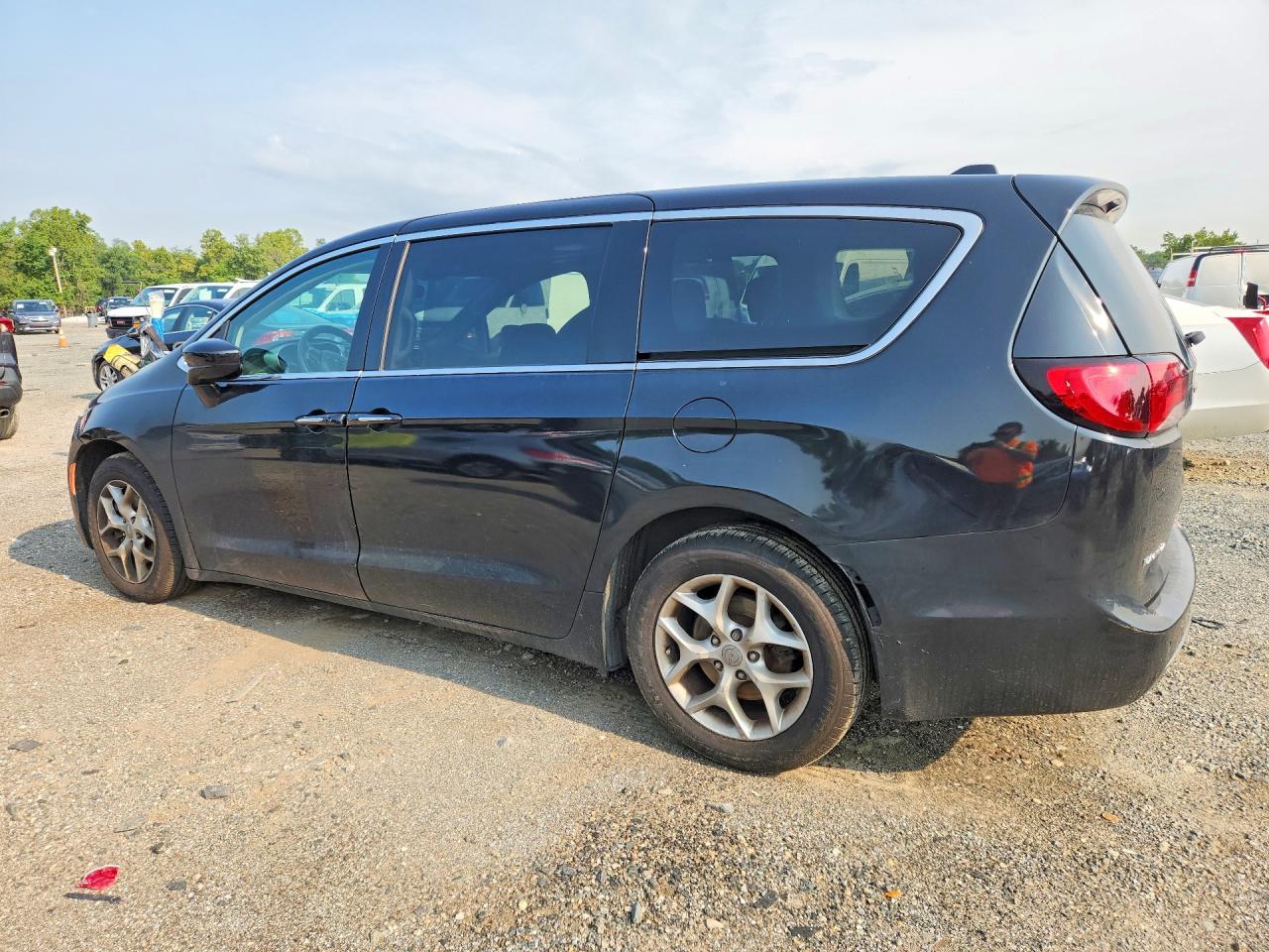 2019 Chrysler Pacifica Touring Plus - zdjęcie 2