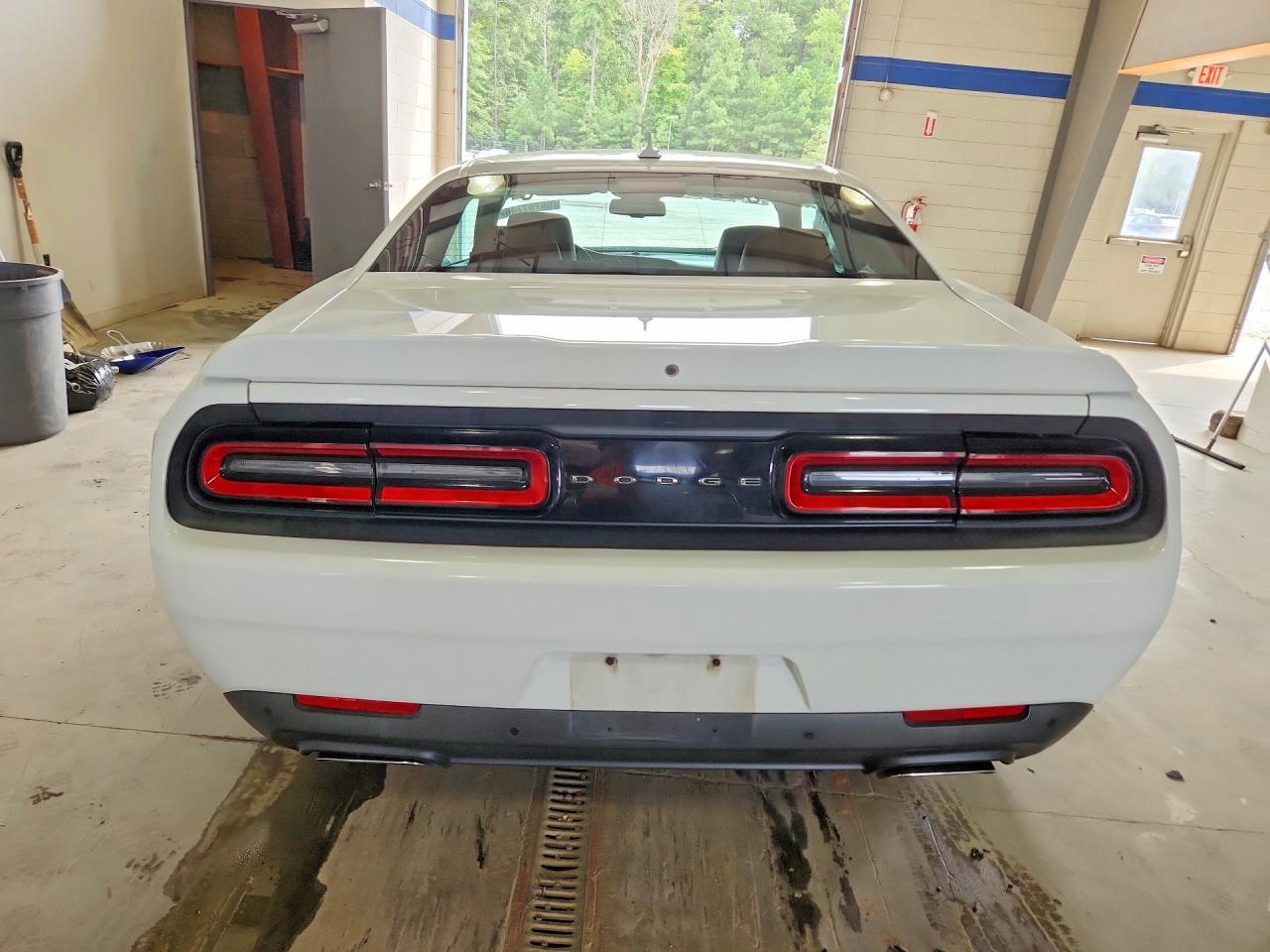 2016 Dodge Challenger R/T - zdjęcie 6