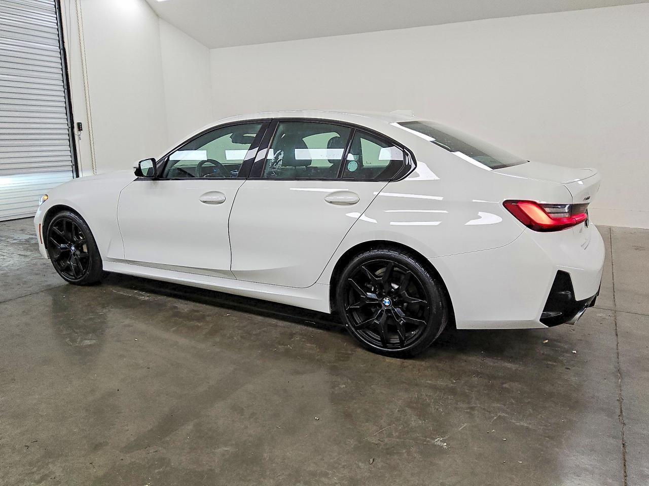 2026 B M W 3 Series 4D Sedan 330I xDrive Msport - zdjęcie 2