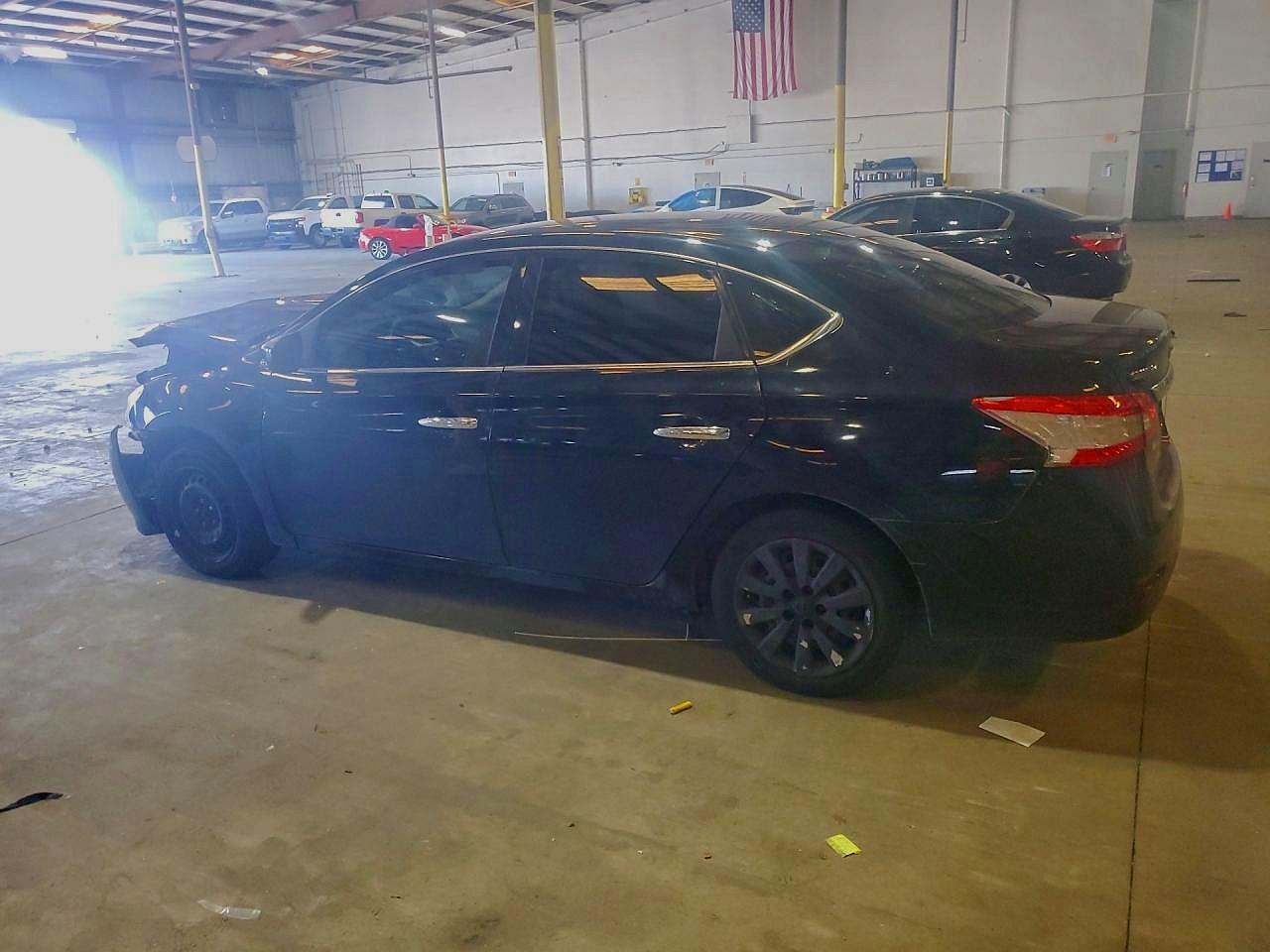 2014 Nissan Sentra S - zdjęcie 2