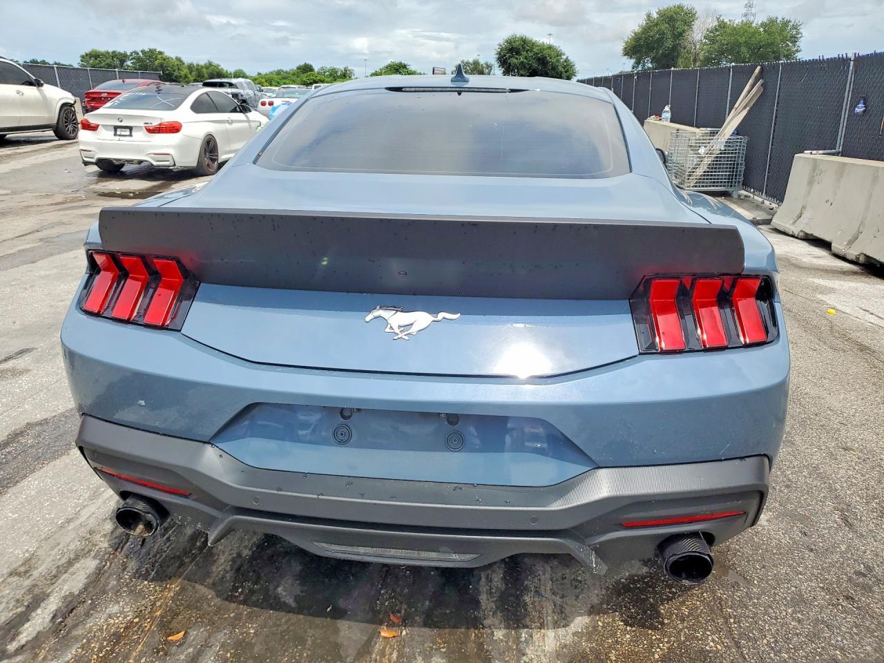 2024 Ford Mustang - zdjęcie 6