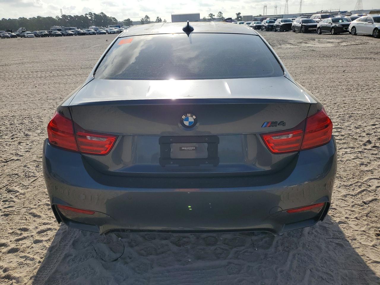 2015 BMW M4 - zdjęcie 6