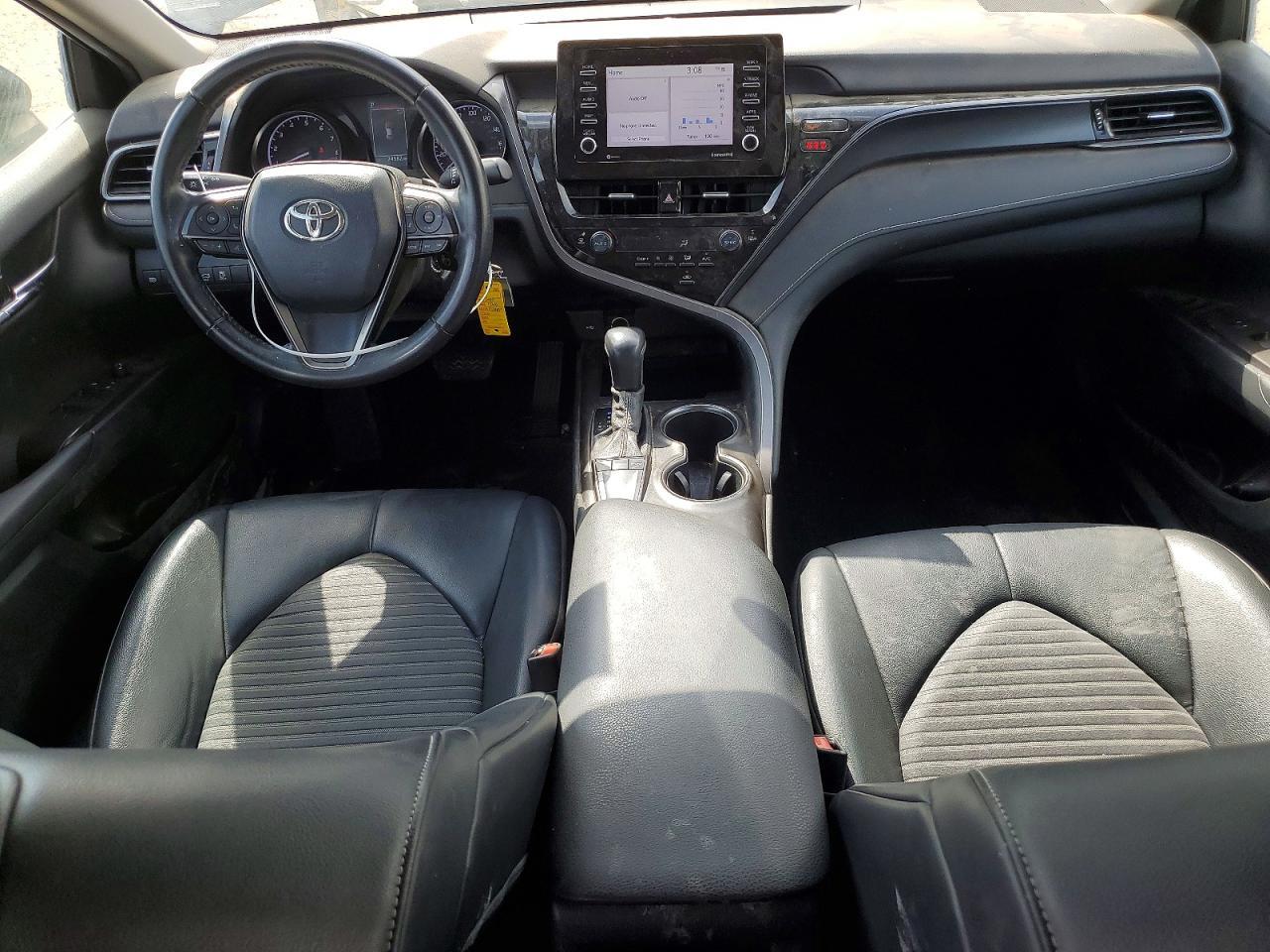2022 Toyo Camry - zdjęcie 8