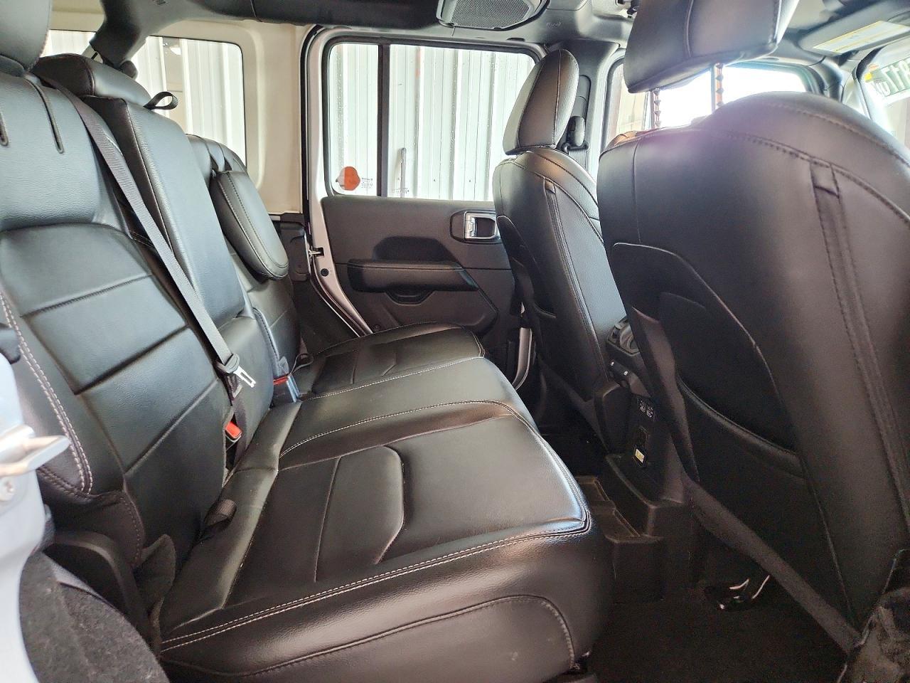 2022 Jeep Wrangler Unlimited Sahara 4Xe - zdjęcie 11