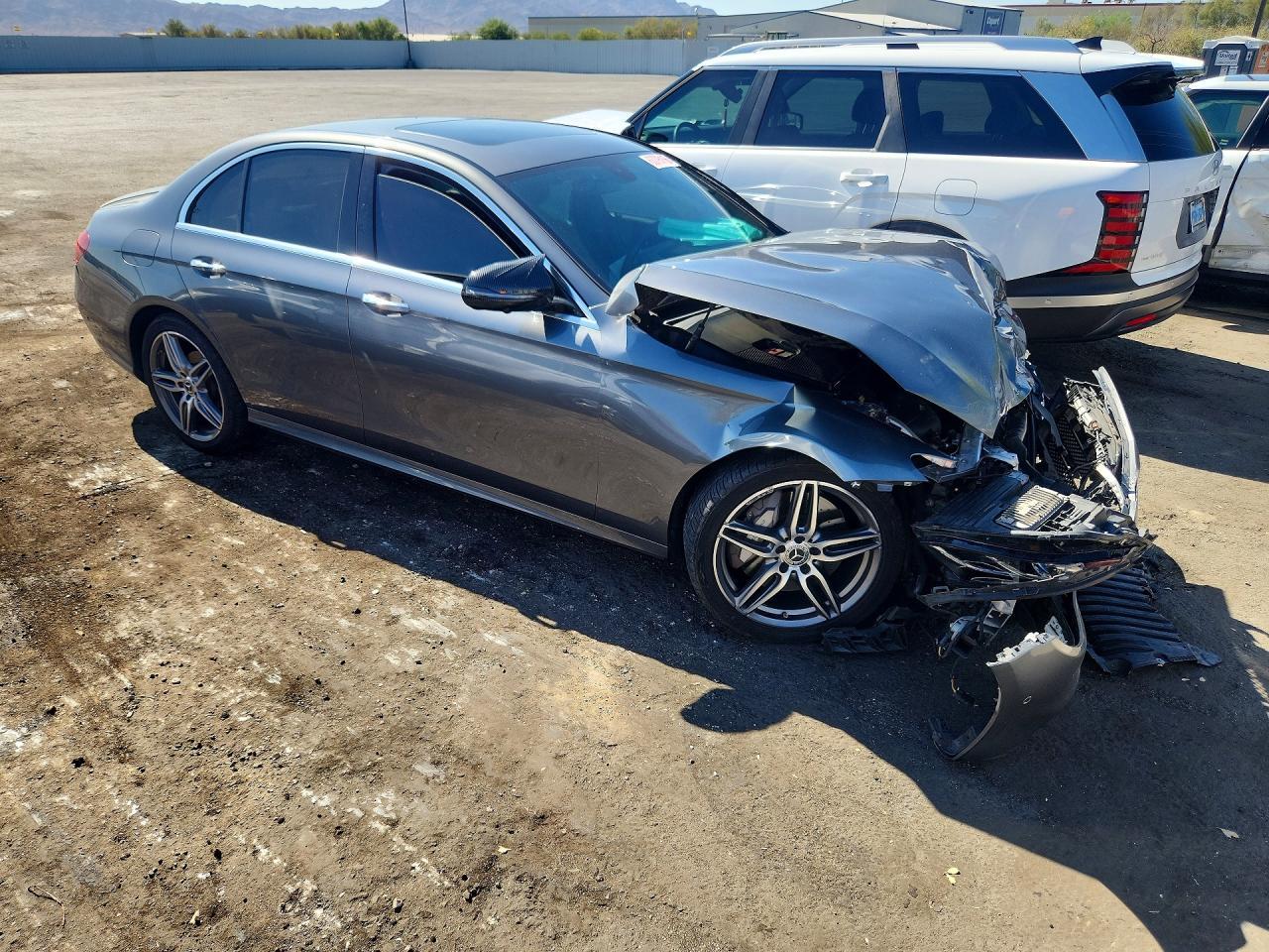 2019 Mercedes-Benz E 300 - zdjęcie 4