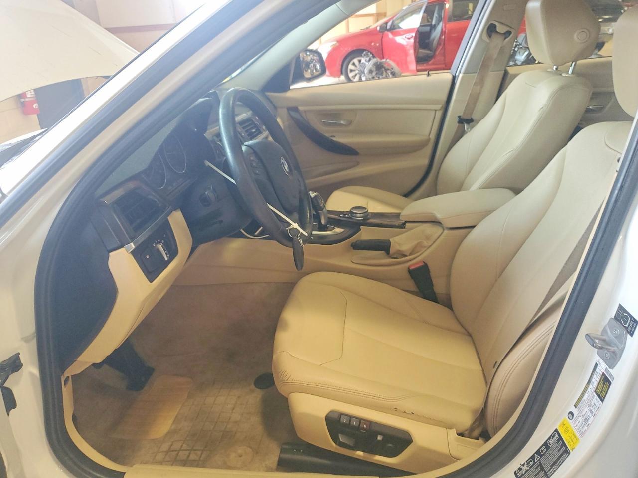 2014 BMW 320 I xDrive - zdjęcie 7