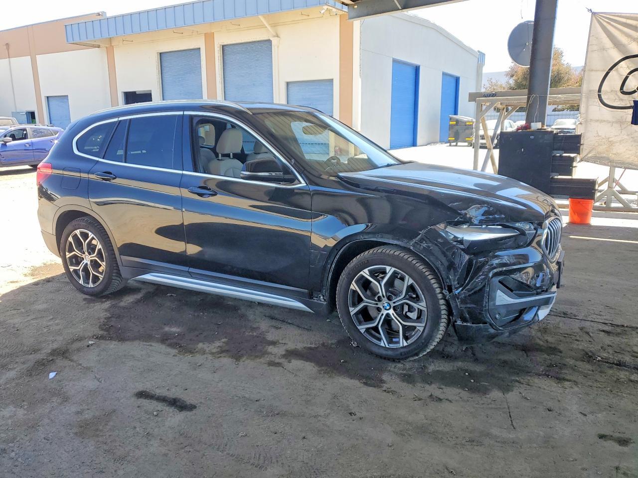 2021 BMW X1 xDrive28I - zdjęcie 4