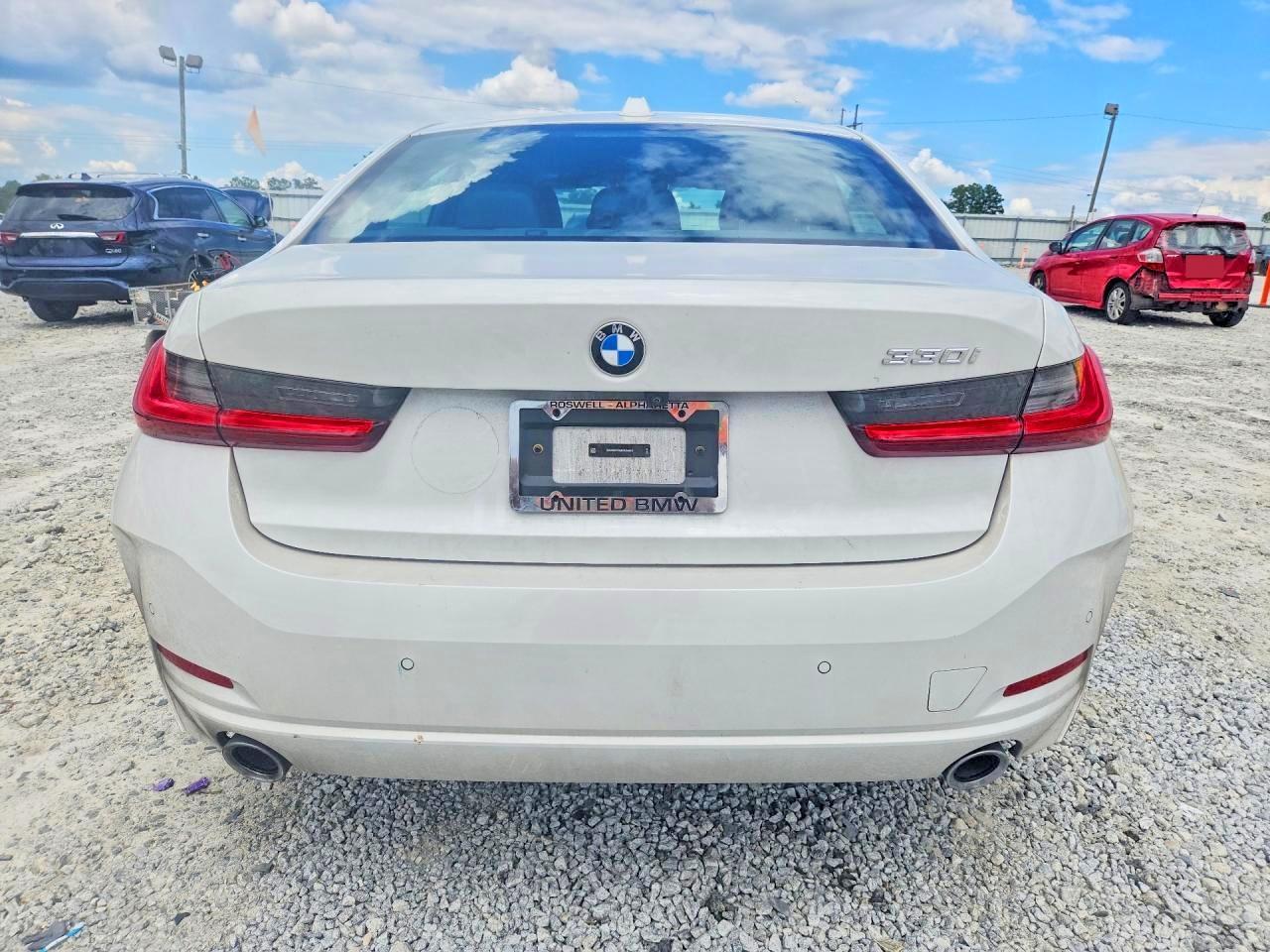 2024 BMW 330I - zdjęcie 6
