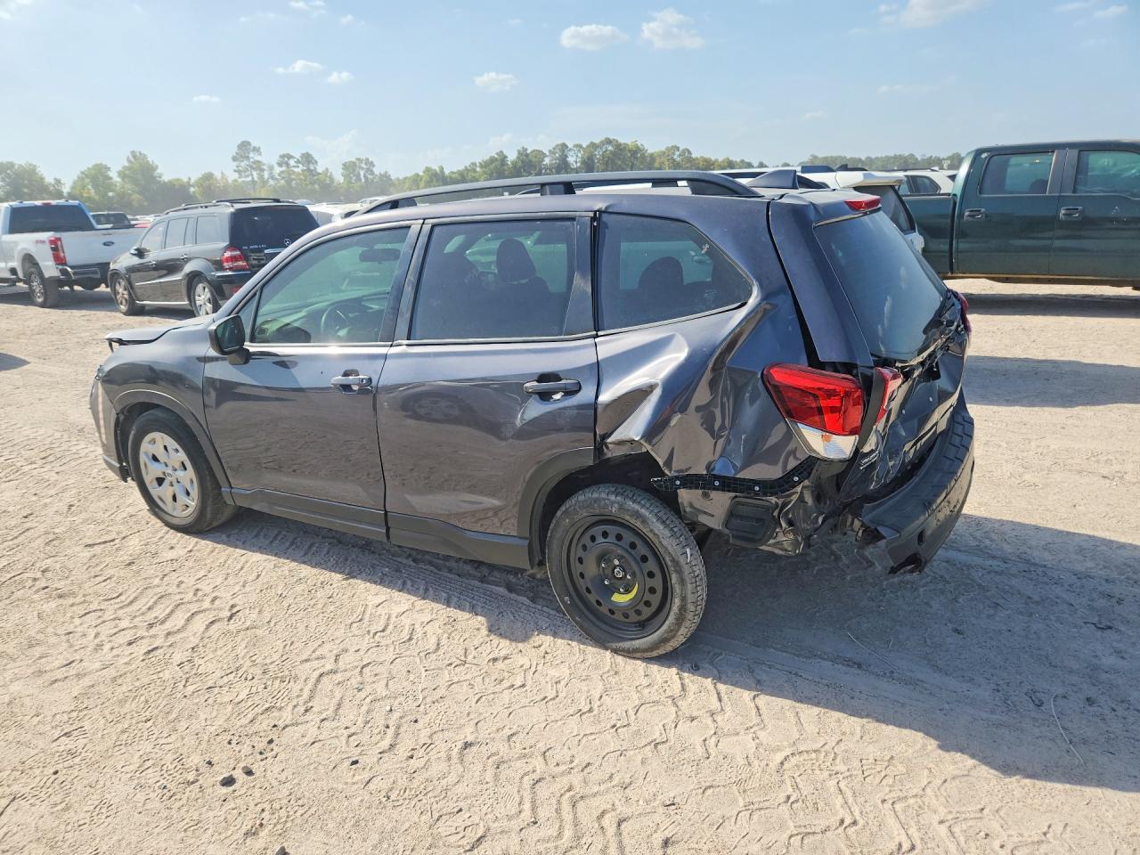 2020 Subaru Forester - zdjęcie 2