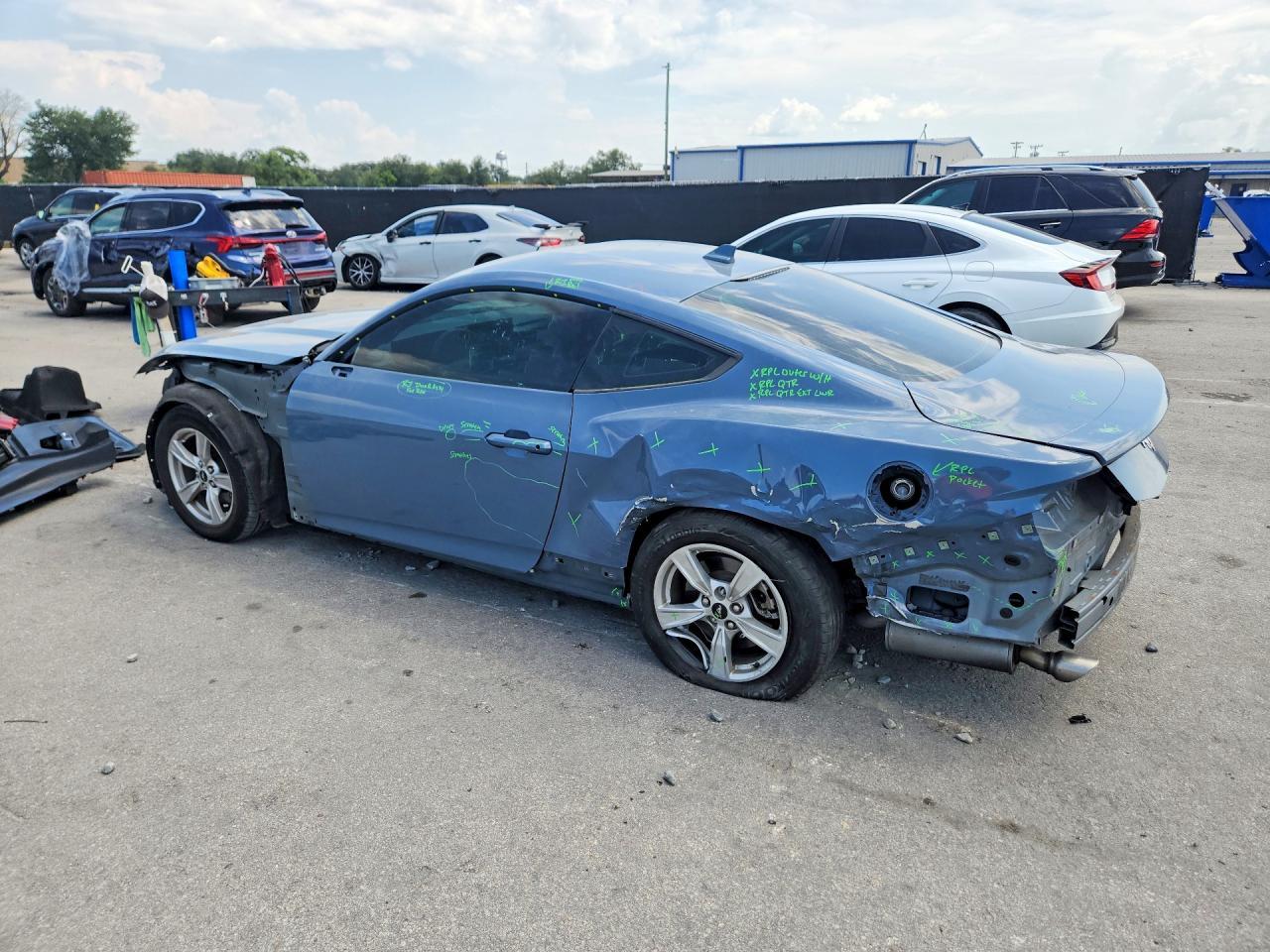 2024 Ford Mustang - zdjęcie 2