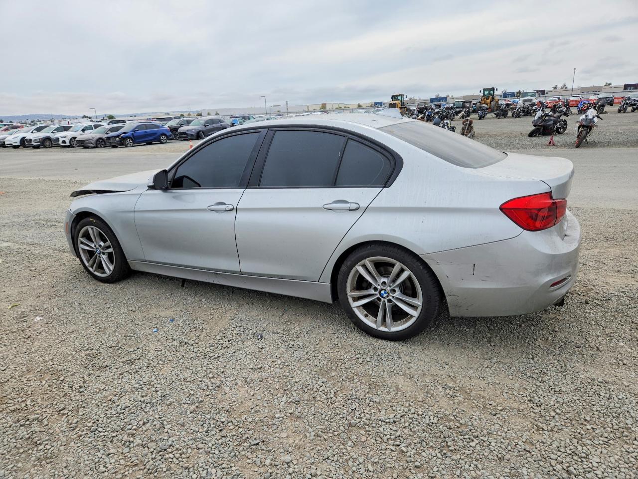 2016 BMW 320 I - zdjęcie 2