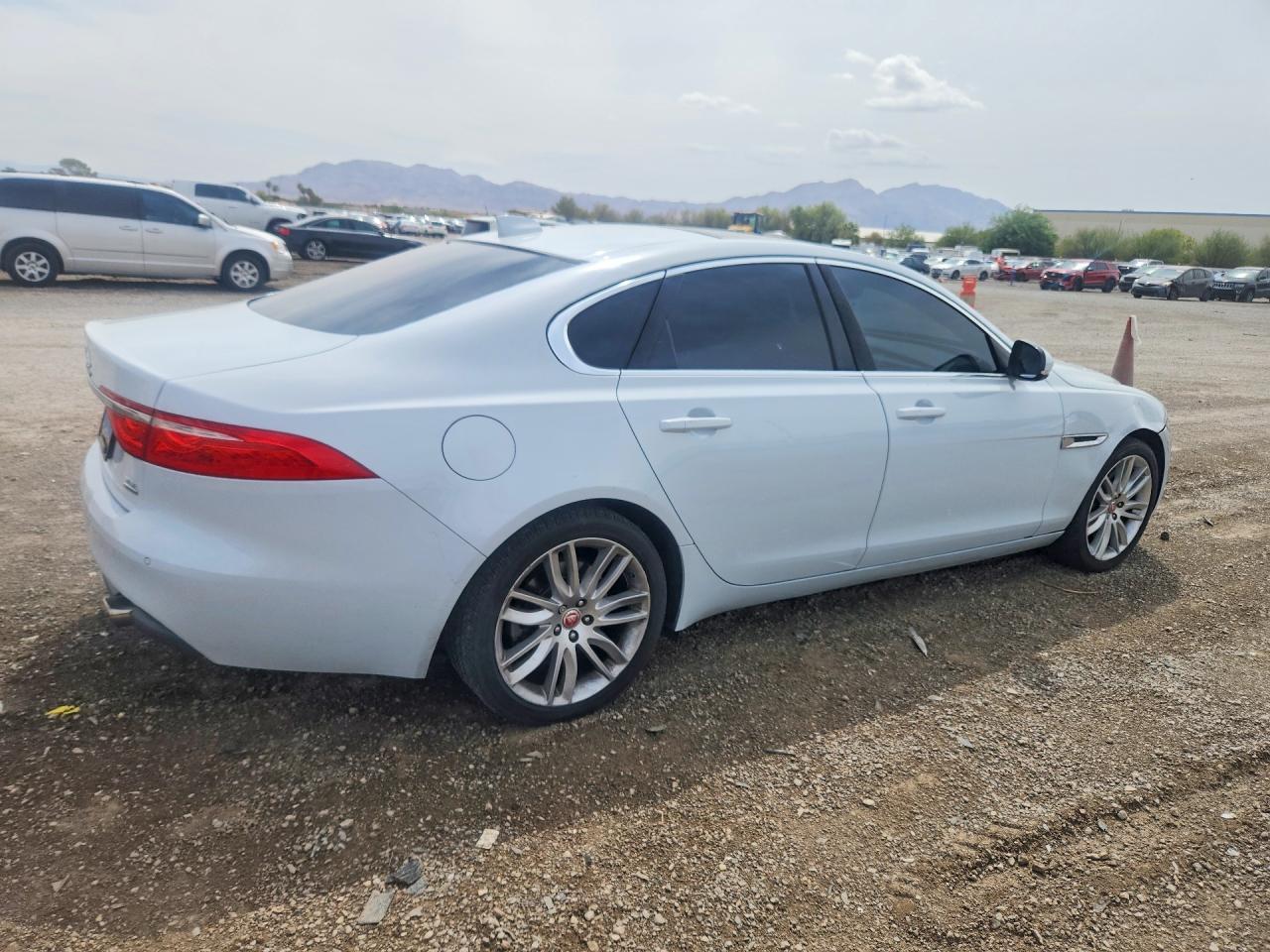 2018 Jaguar Xf Portfolio Le - zdjęcie 3