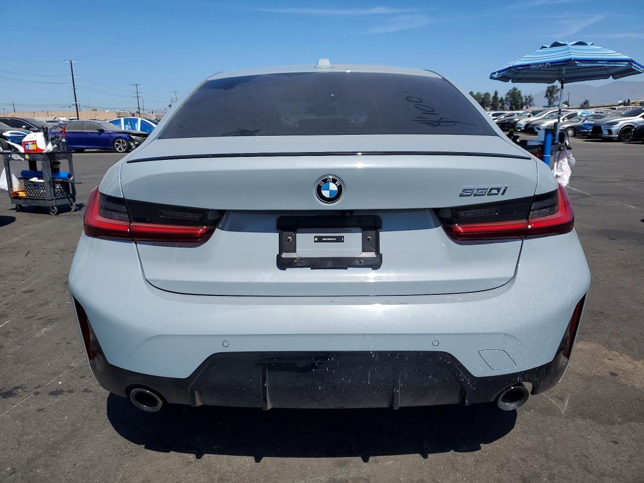 2025 BMW 330I - zdjęcie 6