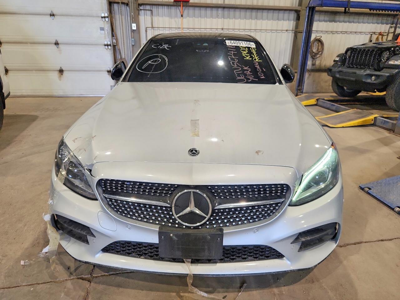 2021 Mercedes-Benz C 300 4Matic - zdjęcie 5