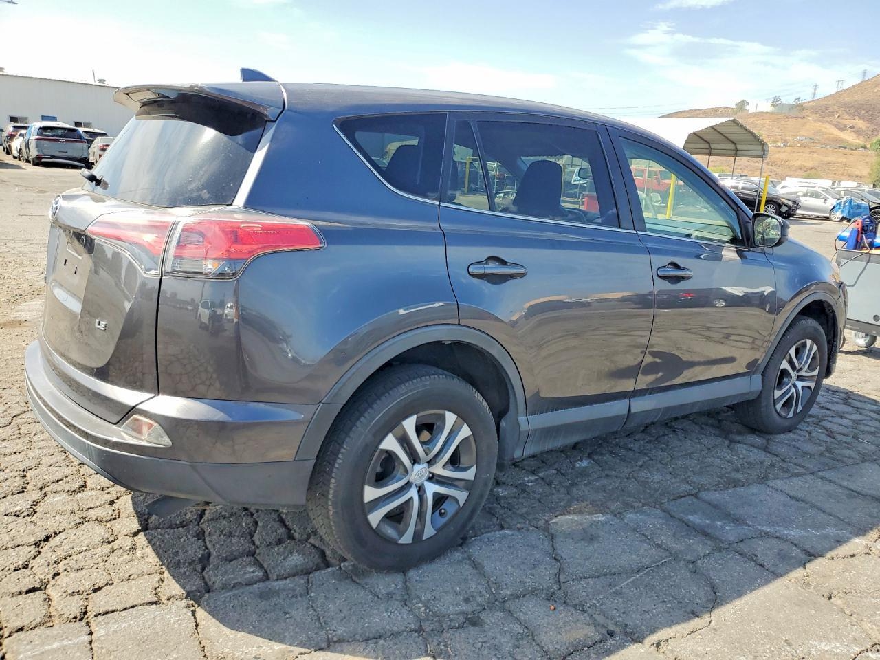 2018 Toyota Rav4 - zdjęcie 3