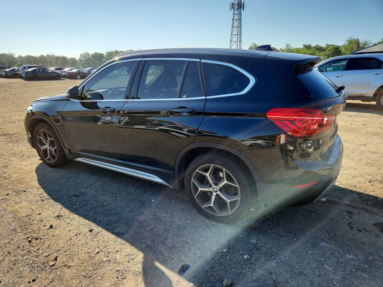 2018 BMW X1 xDrive28I - zdjęcie 2