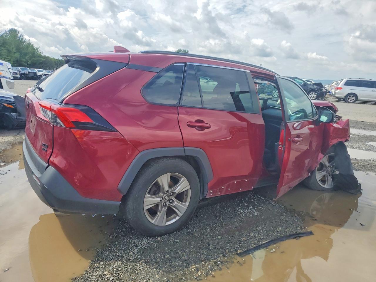 2022 Toyota Rav4 Xle - zdjęcie 3