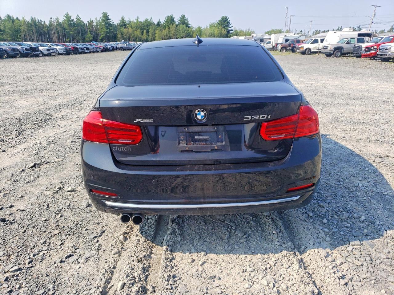 2017 BMW 330 Xi - zdjęcie 6