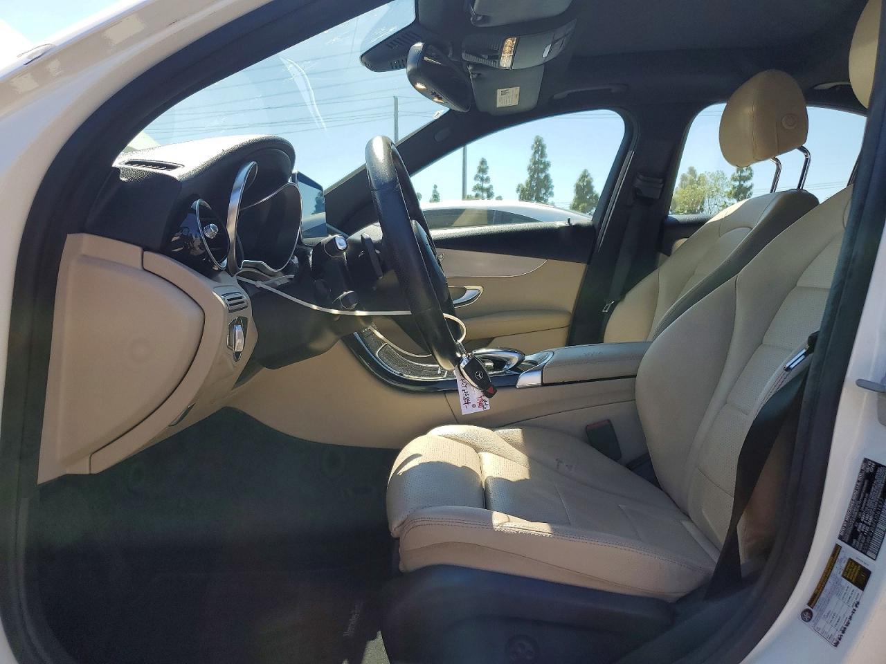 2015 Mercedes-Benz C 300 - zdjęcie 7