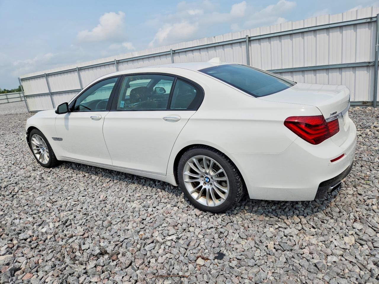 2015 BMW 750 Lxi - zdjęcie 2