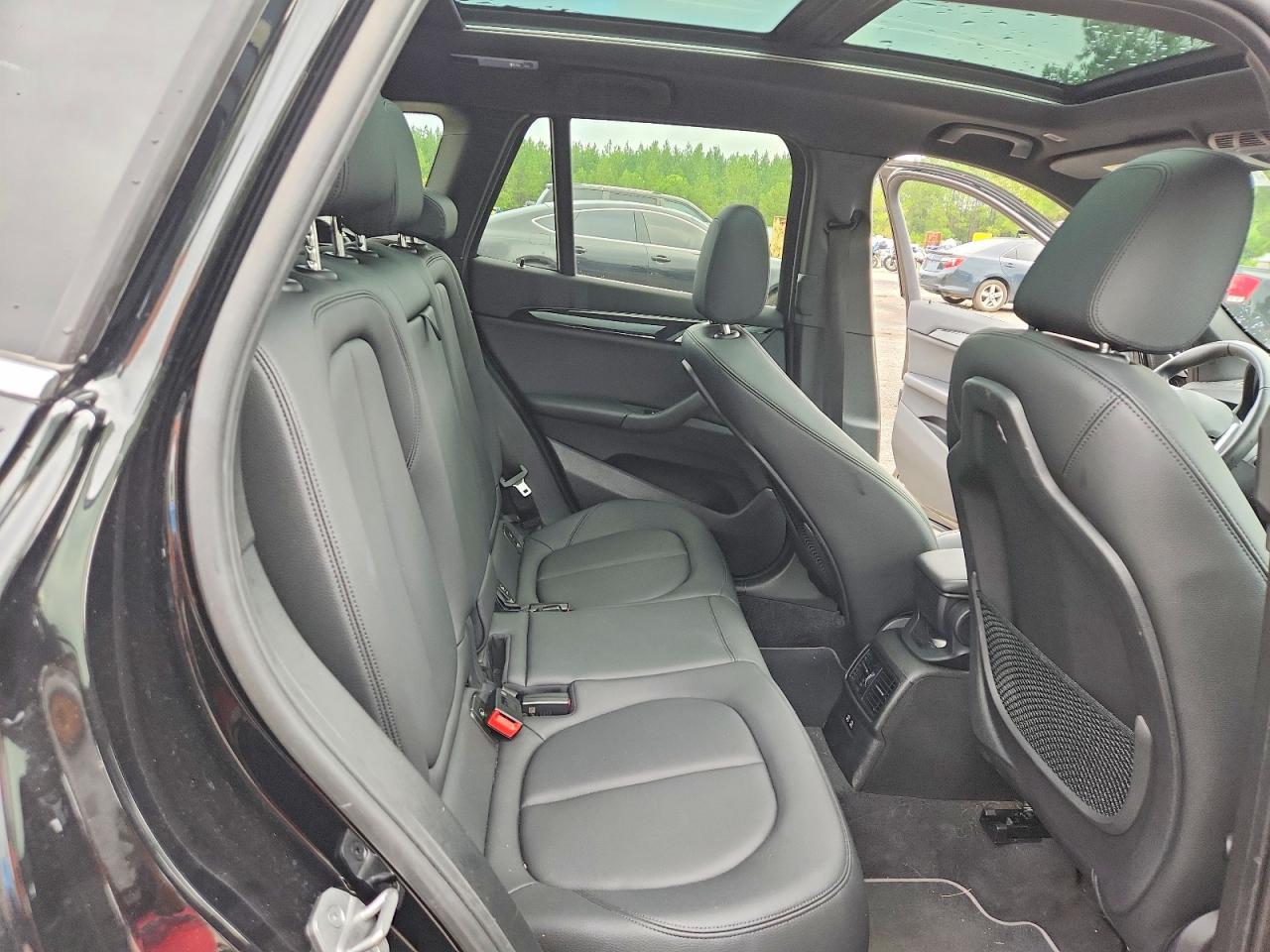 2022 BMW X1 xDrive28I - zdjęcie 10