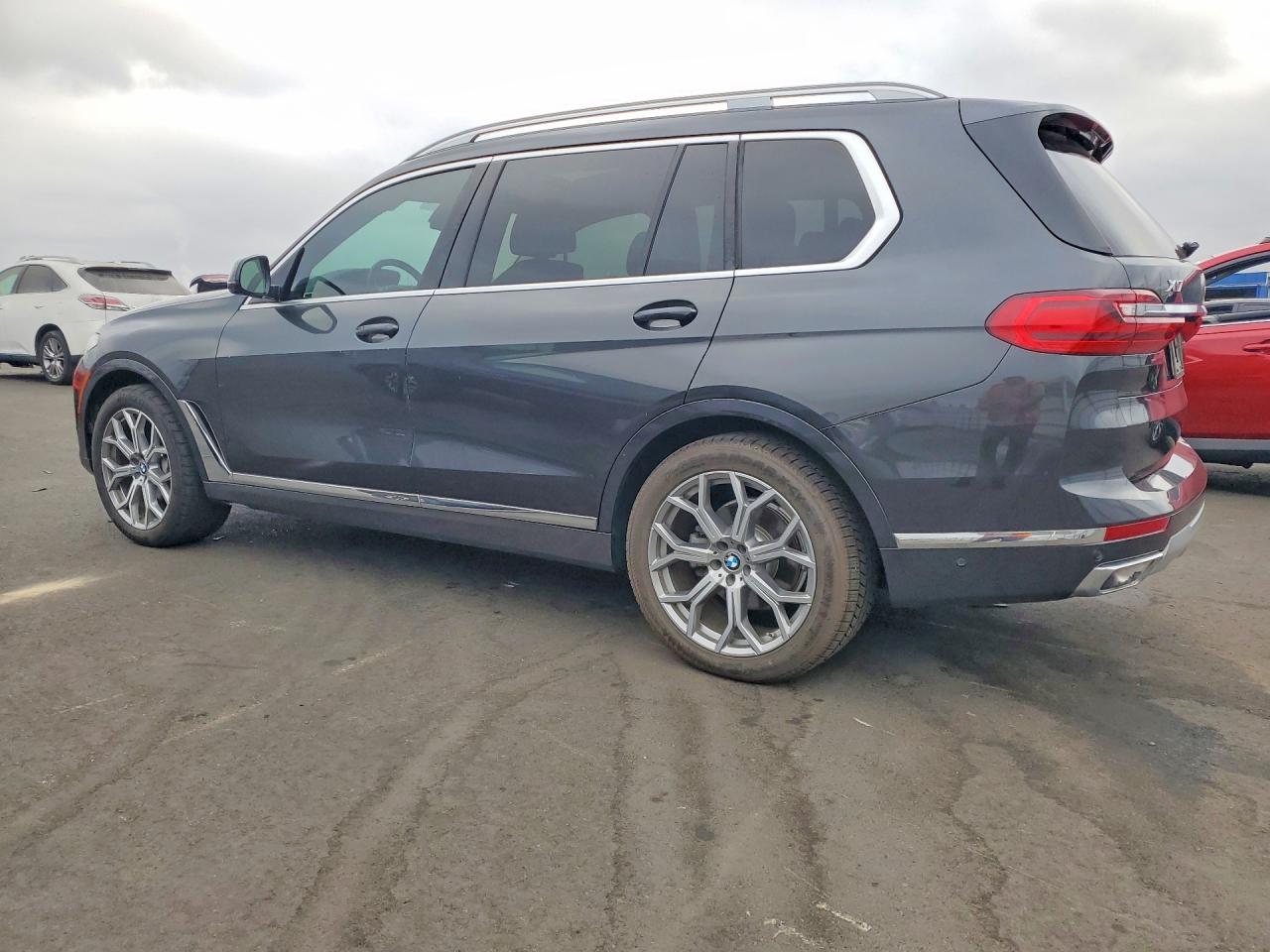 2019 BMW X7 xDrive40I - zdjęcie 2
