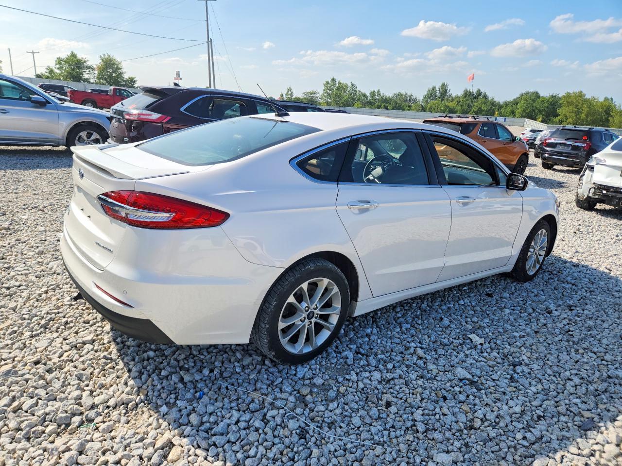 2019 Ford Fusion Titanium - zdjęcie 3