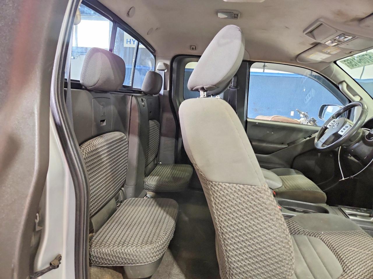 2016 Nissan Frontier Sv V6 - zdjęcie 10
