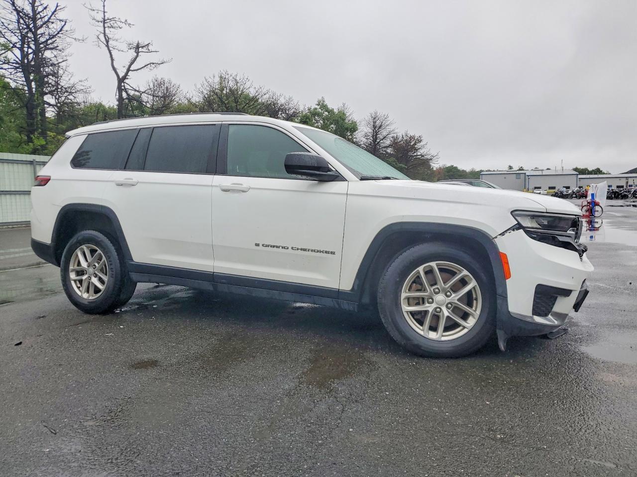 2021 Jeep Grand Cherokee L Laredo - zdjęcie 4