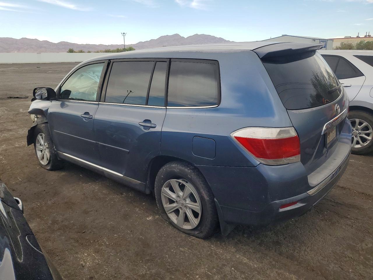 2013 Toyota Highlander Base - zdjęcie 2