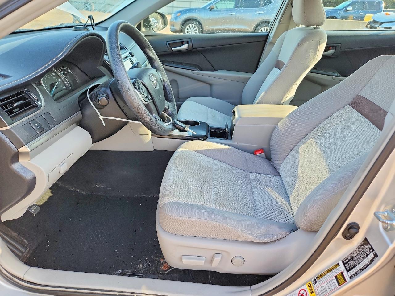 2013 Toyota Camry Le - zdjęcie 7