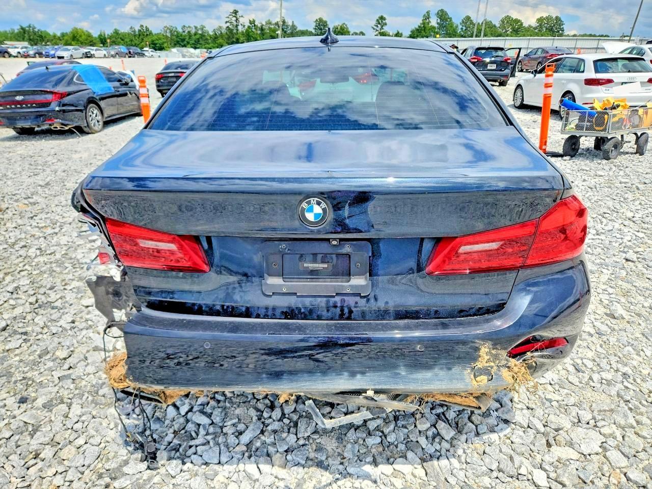 2017 BMW Seria 5 540i - zdjęcie 6