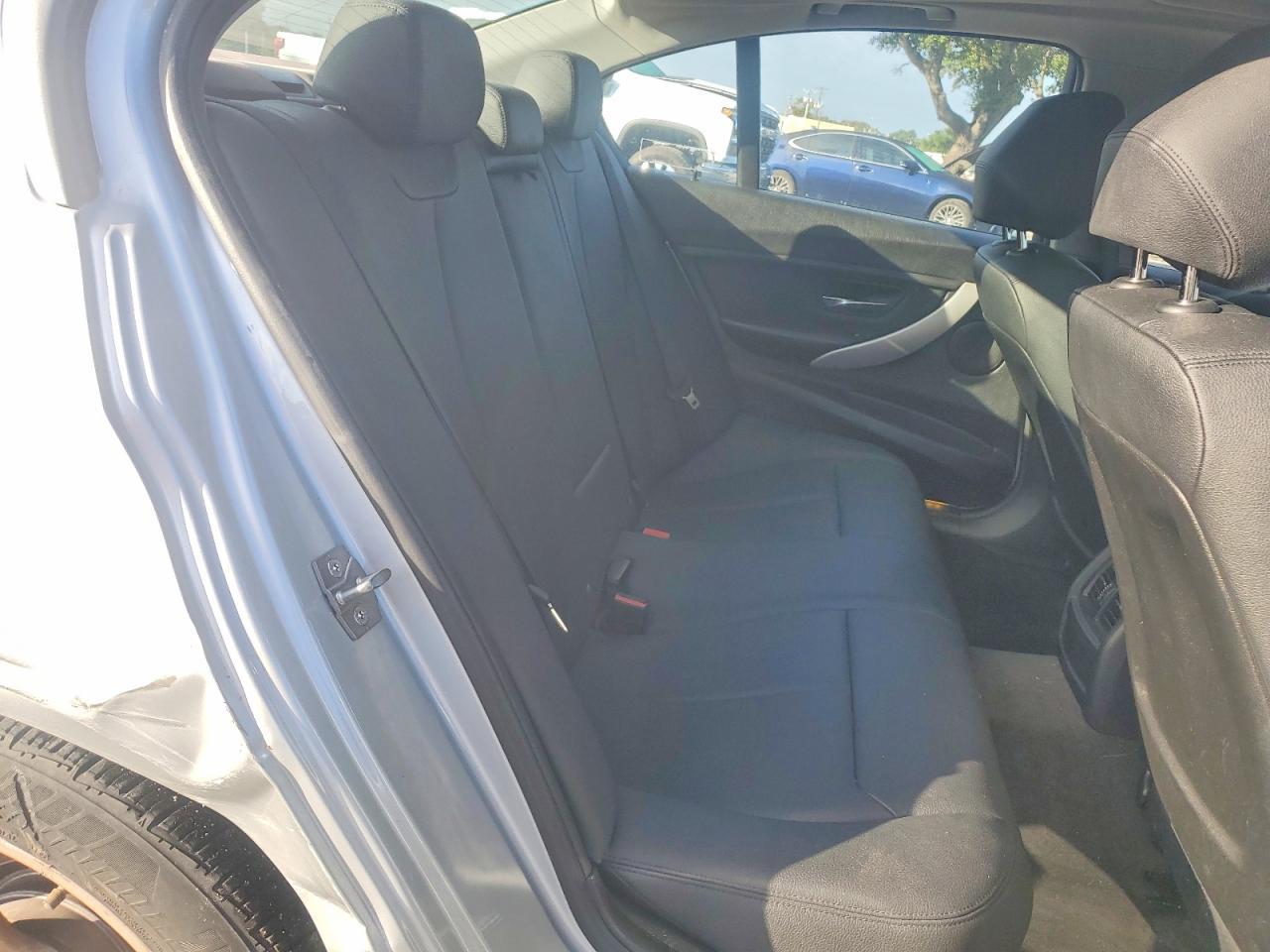 2013 BMW 320 I - zdjęcie 10