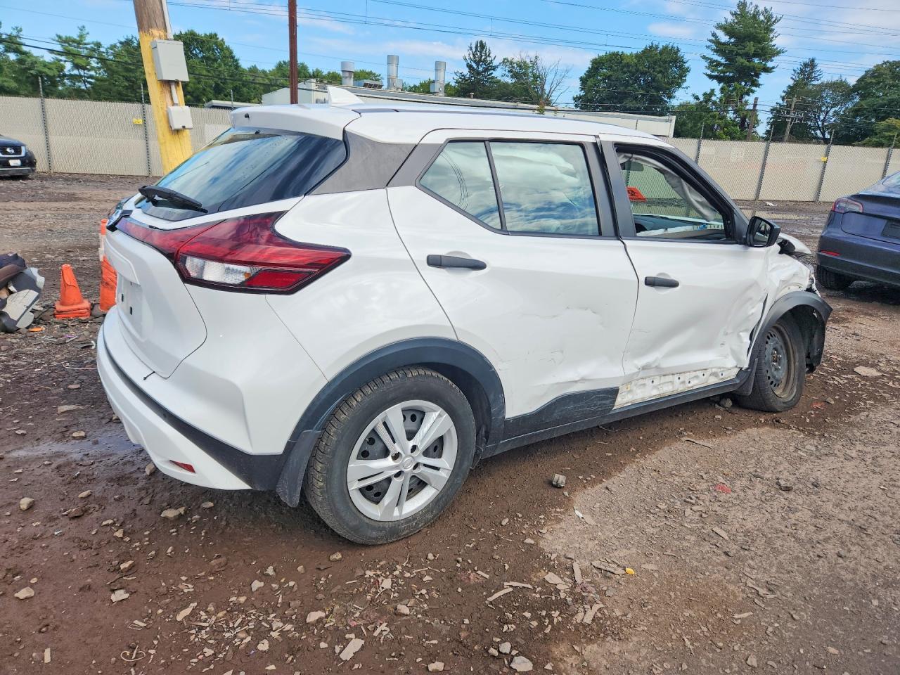 2021 Nissan Kicks S - zdjęcie 3