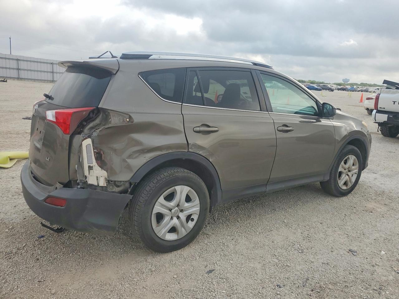 2015 Toyota Rav4 Le - zdjęcie 3