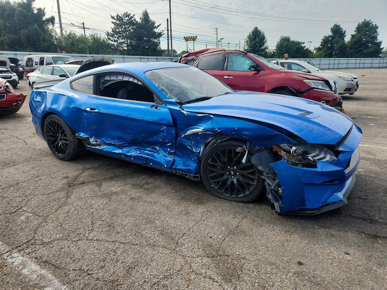 2019 Ford Mustang Gt - zdjęcie 4