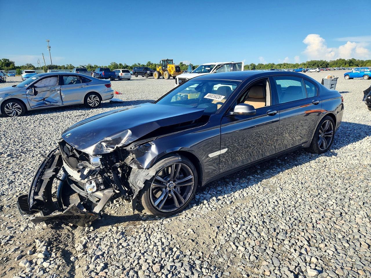 2014 BMW 750 Li - zdjęcie główne