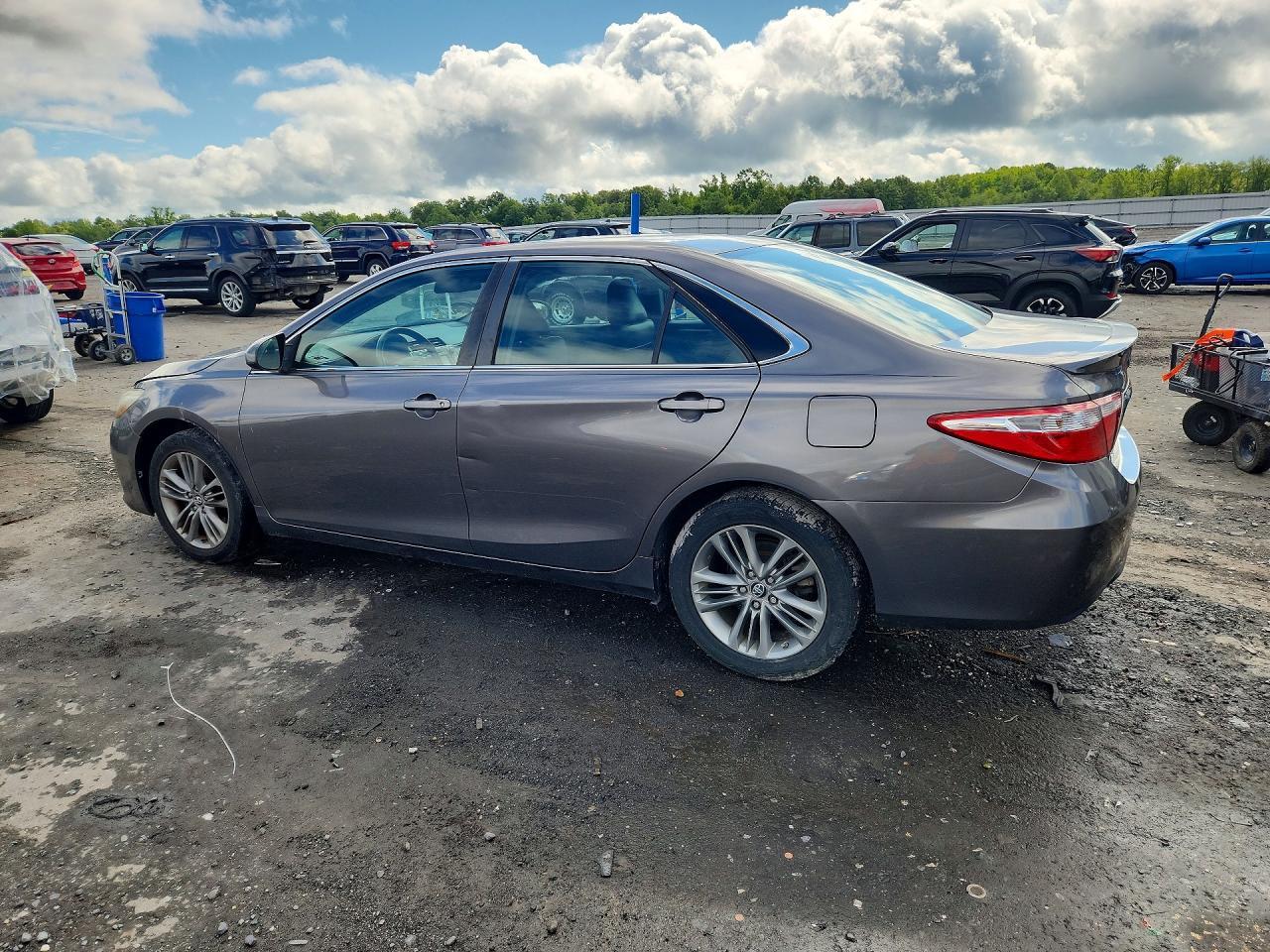 2017 Toyota Camry Se - zdjęcie 2