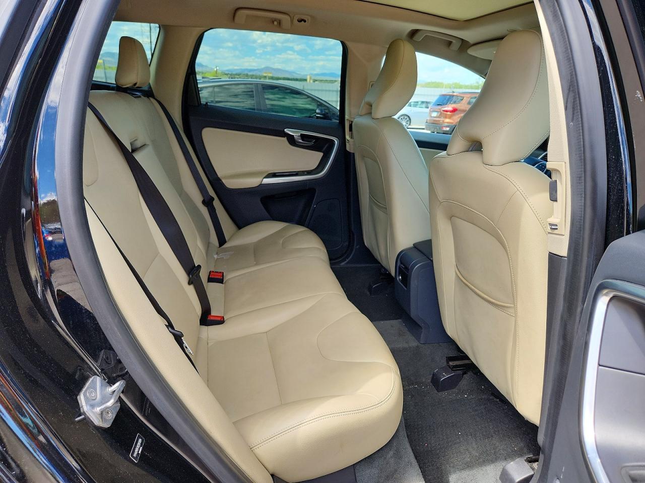 2016 Volvo Xc60 T5 Premier - zdjęcie 11