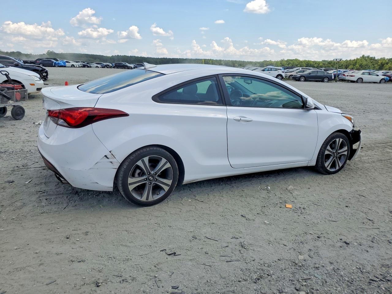 Hyundai Elantra Coupe - zdjęcie 3