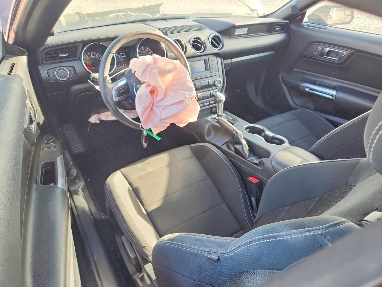 2015 Ford Mustang - zdjęcie 8
