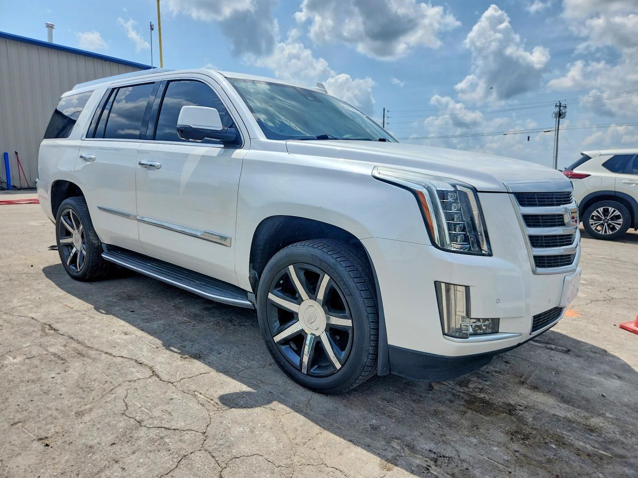 2016 Cadillac Escalade Luxury - zdjęcie 4