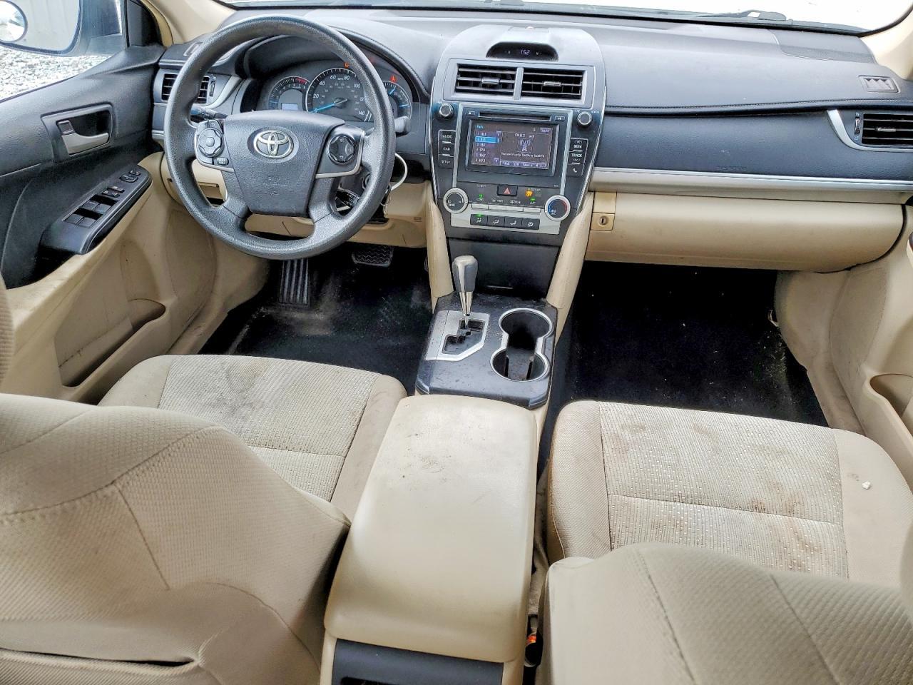 2014 Toyota Camry Le - zdjęcie 8