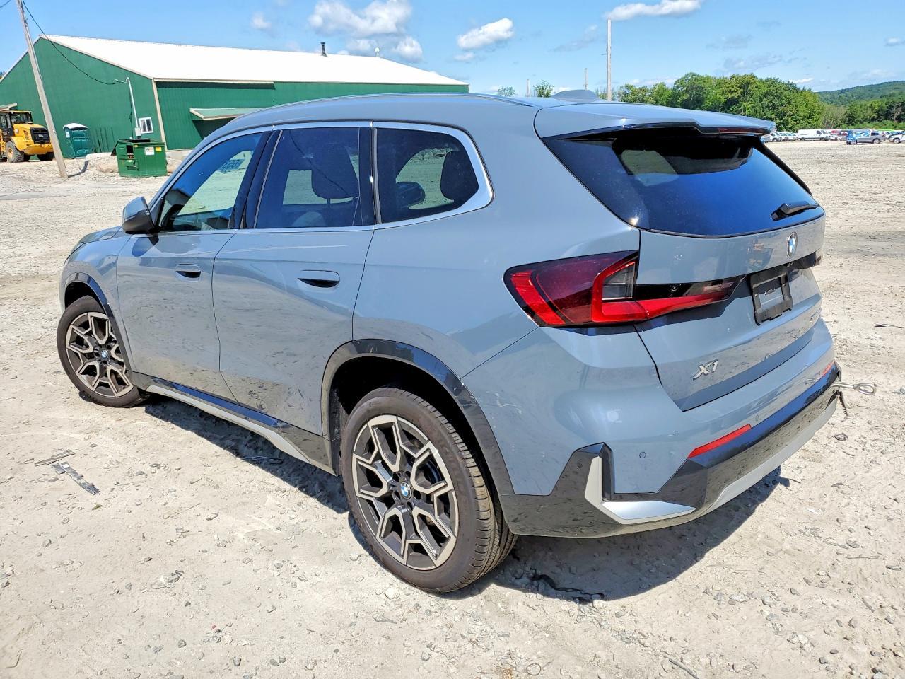 2025 BMW X1 xDrive28I - zdjęcie 2