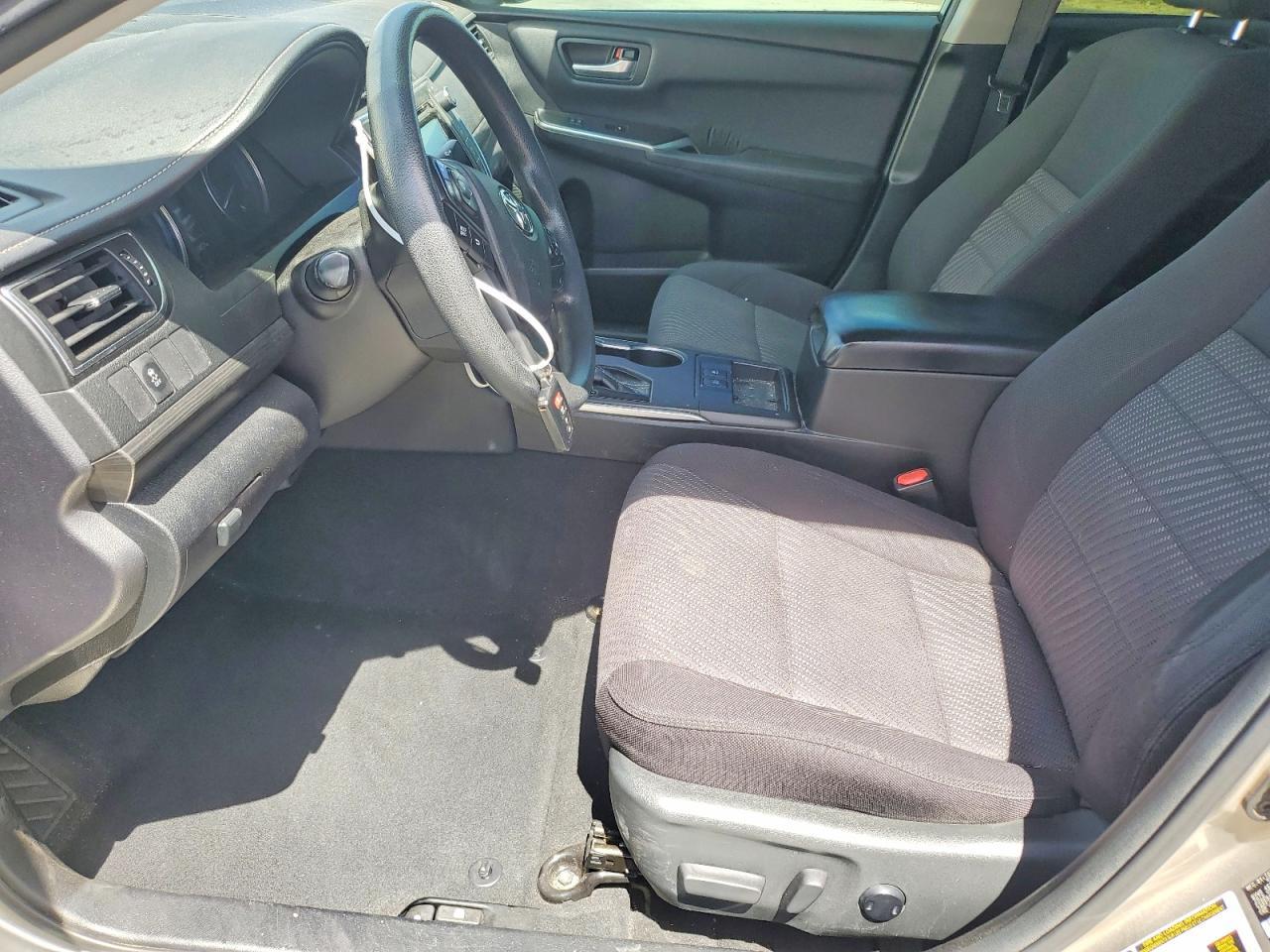 2017 Toyota Camry Hybrid Le - zdjęcie 7
