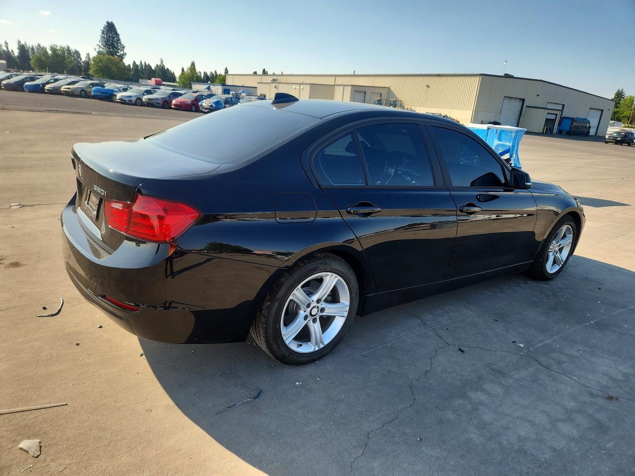 2014 BMW 320 I - zdjęcie 3