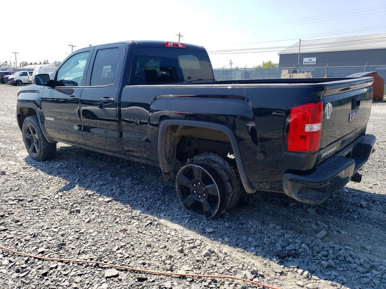 2018 GMC Sierra K1500 - zdjęcie 2