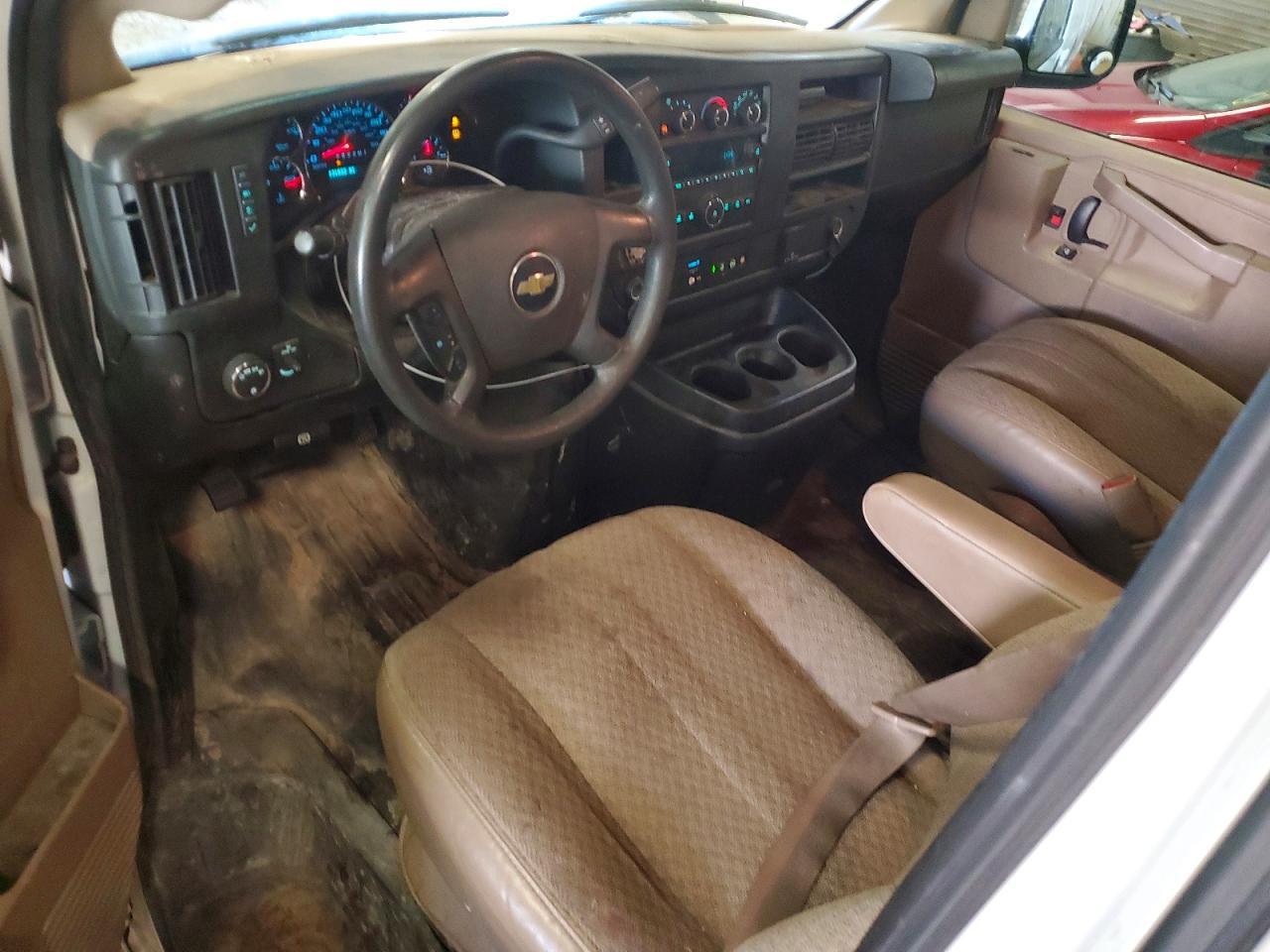 2022 Chevrolet Express G2500 - zdjęcie 8
